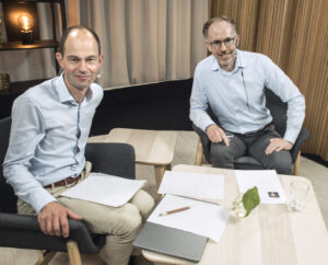 Överläkare Johan Lund till vänster och dagens moderator överläkare Martin Jädersten till höger. Foto: BOSSE JOHANSSON