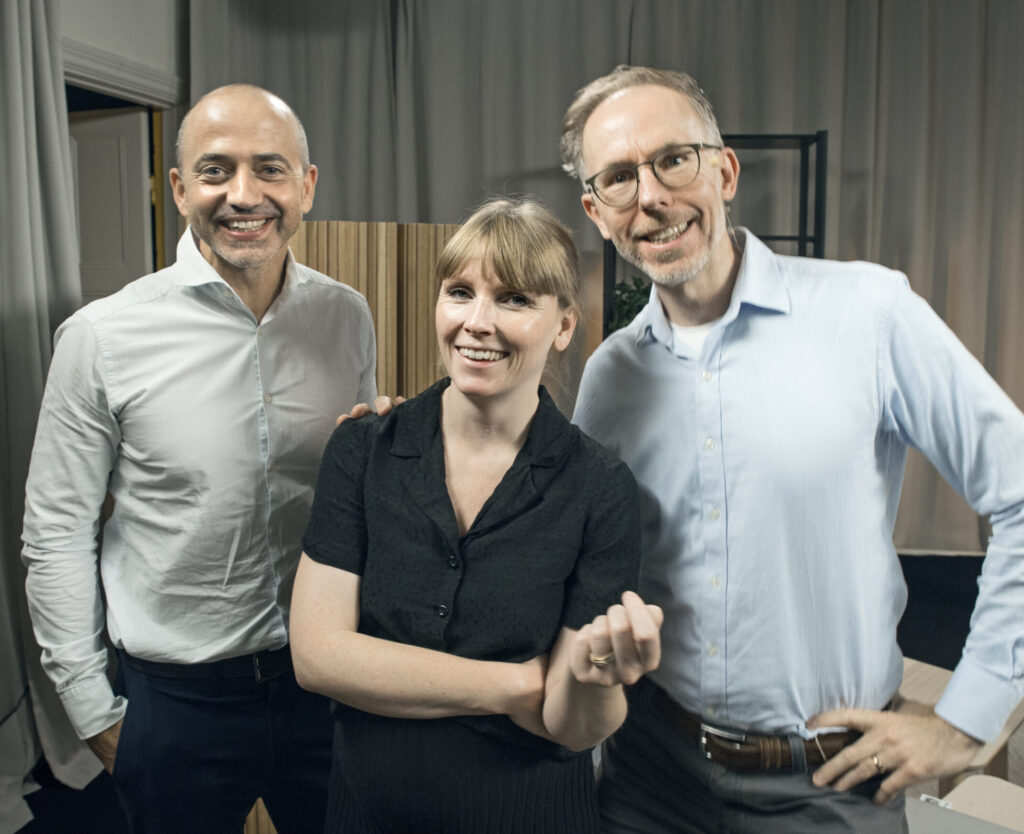 Överläkare Christian Kjellander till vänster, docent och specialistläkare Tove Wästerlid i mitten och överläkare Martin Jädersten till höger. Foto: BOSSE JOHANSSON