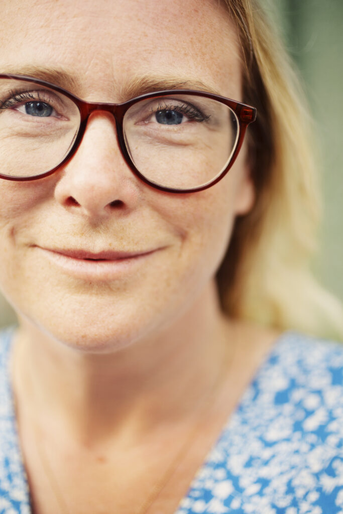 Marika Nestor, som är professor i biomedicinsk strålningsvetenskap,valde av olika skäl bort kliniskt arbete men hennes forskning är mycket patientnära – och hon ser cancerforskning som en samhällsnyttig verksamhet. Foto: ERIKA GERDEMARK